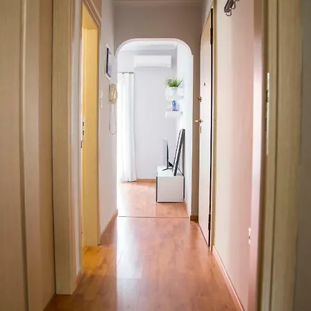 Apartment Gazi Discrit Next To Subway *