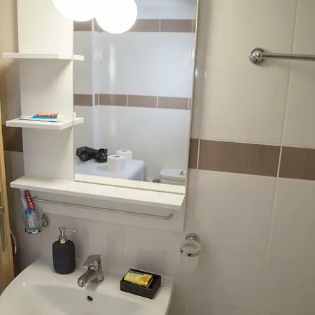Gazi Discrit Next To Subway Apartment *
